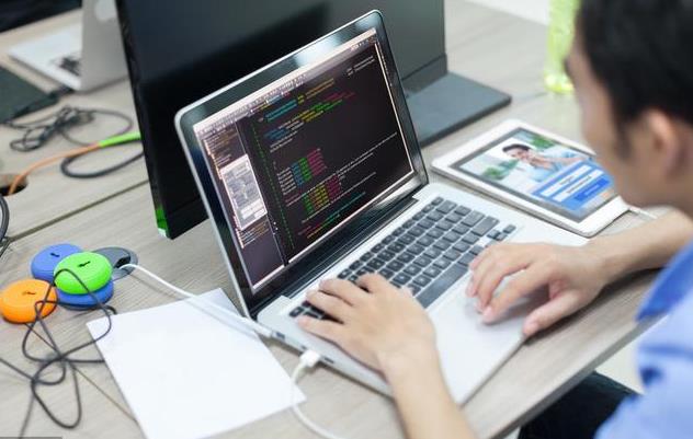 公司網(wǎng)站如何設(shè)計才能滿足公司的需求呢