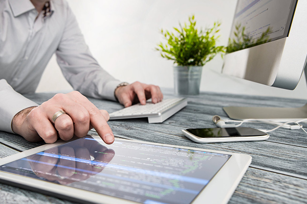 西安網站維護托管是什么意思呢？