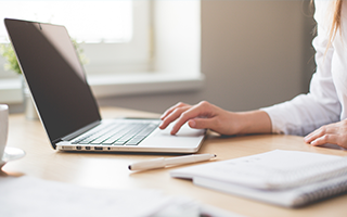 如何參考行業(yè)標(biāo)準(zhǔn)和趨勢(shì)來確認(rèn)網(wǎng)站的整體風(fēng)格和形象