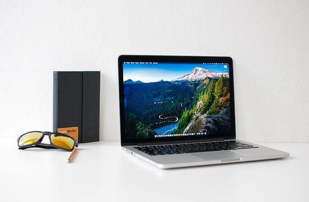 制作公司網(wǎng)站必須要使用域名跟服務(wù)器嗎